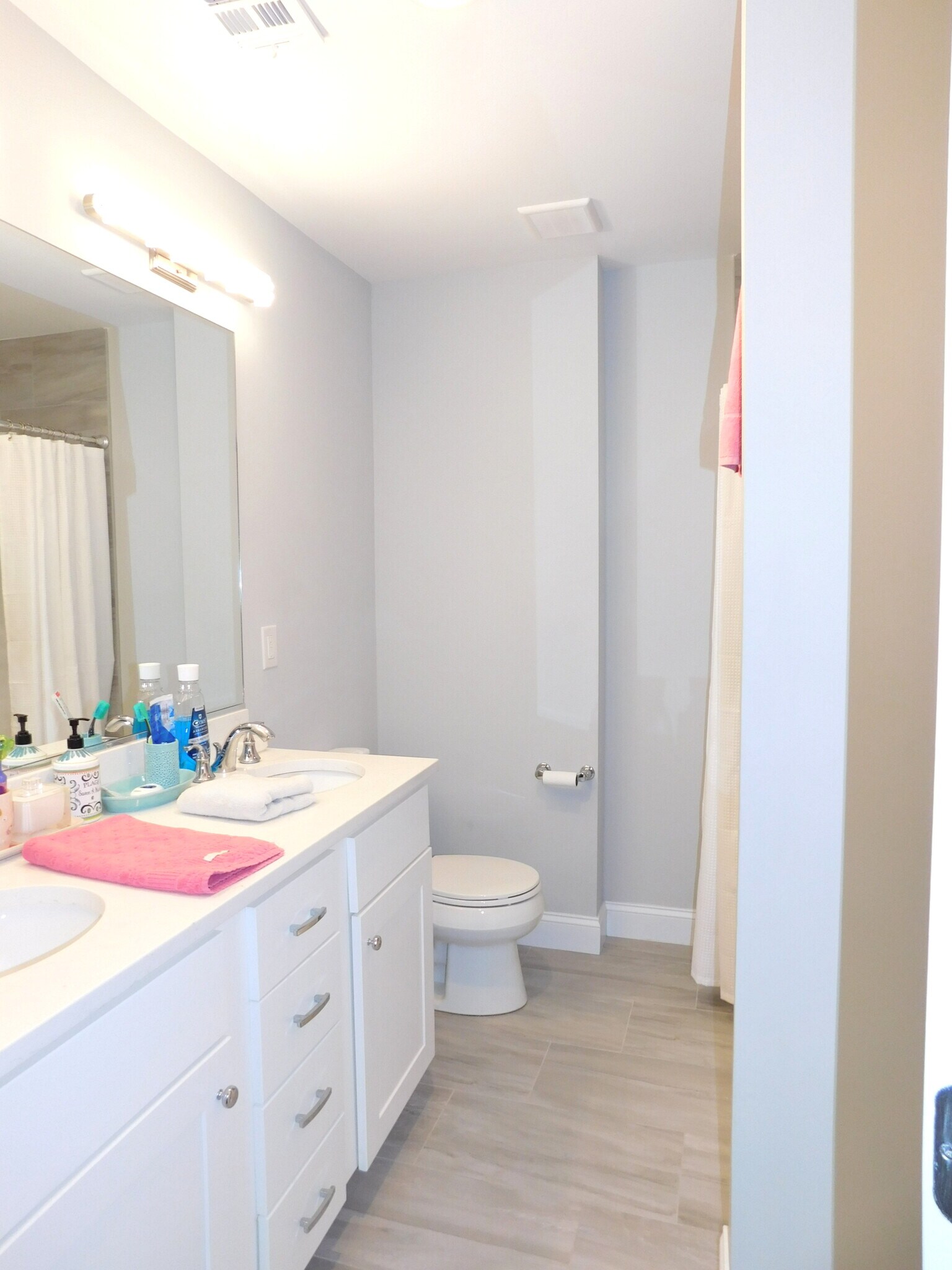 2nd Floor Full Bath - 10 Wardell Rd