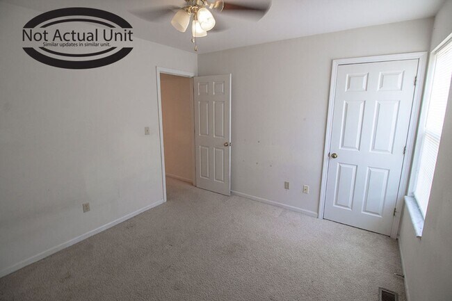 Building Photo - 1413-1415-1415 N Frideriki Dr