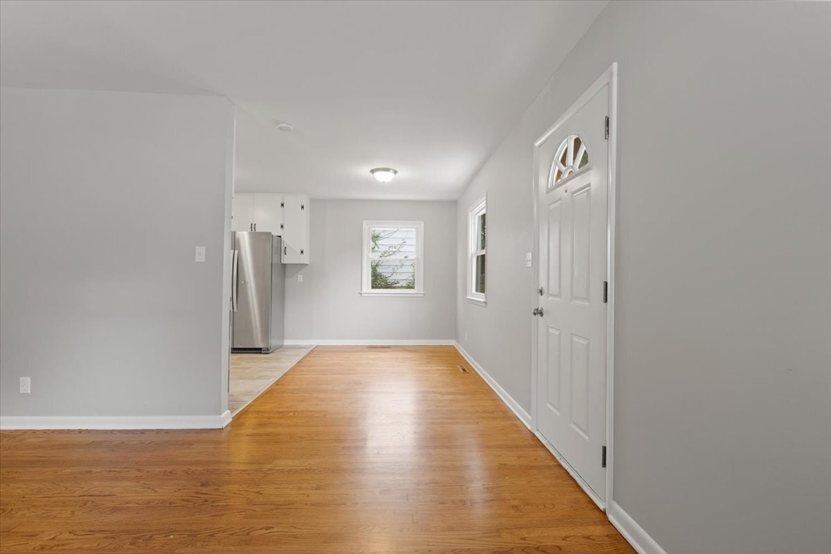 Entryway & Dining - 2301 W 73rd St