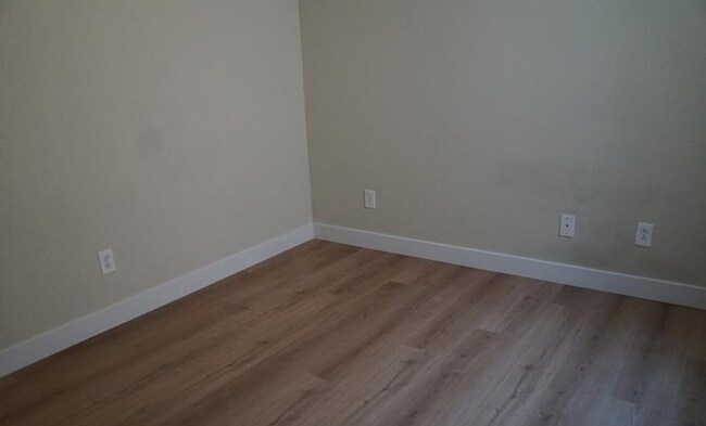 Building Photo - 9310 Quiet Mist Ct