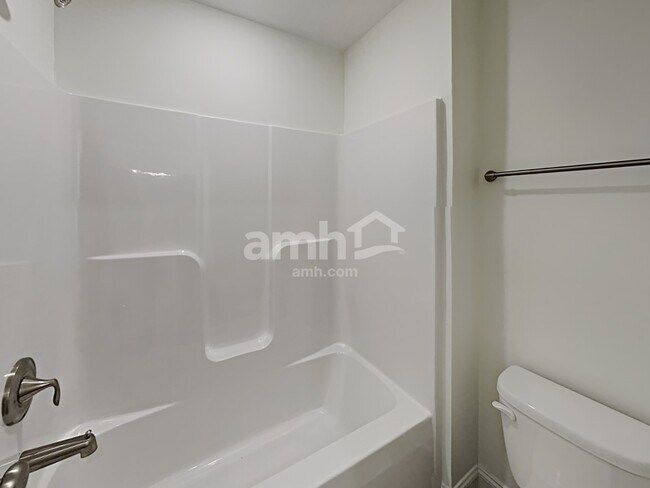 Building Photo - 2135 Laurel Vlg Cir