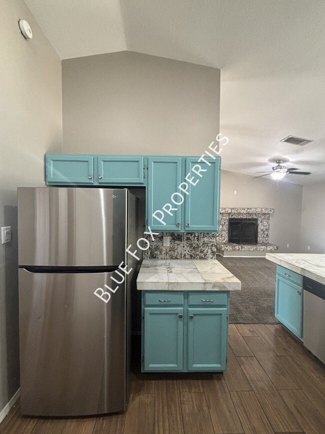 Building Photo - 9825 N Camino Vado