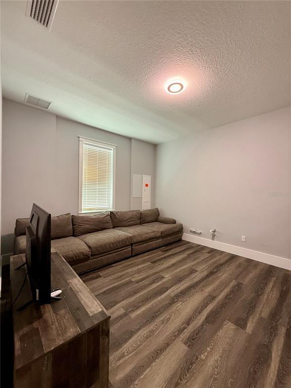 Building Photo - 304 N 7th St