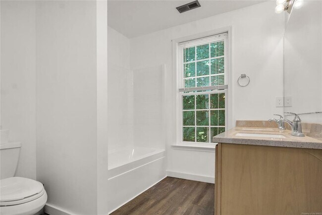 Building Photo - 717 Lantern Pl