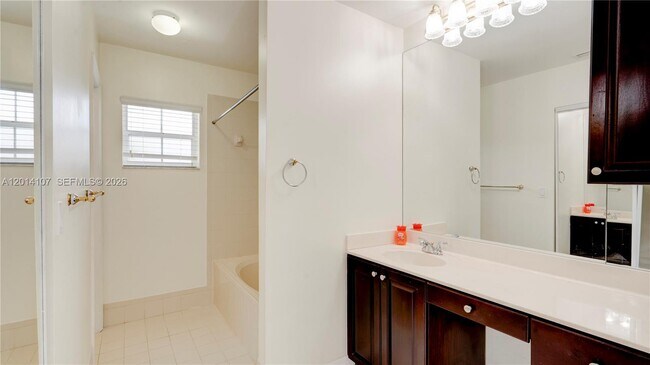 Building Photo - 6410 SW 112th Pl
