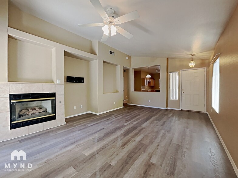Building Photo - 685 E Cantebria Dr