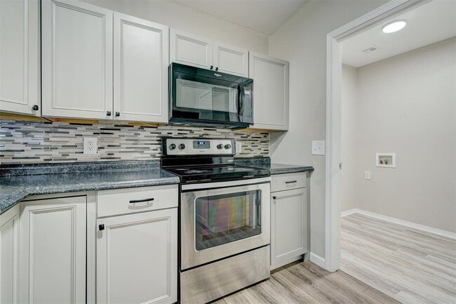 Building Photo - 10425 Aberdeen Dr
