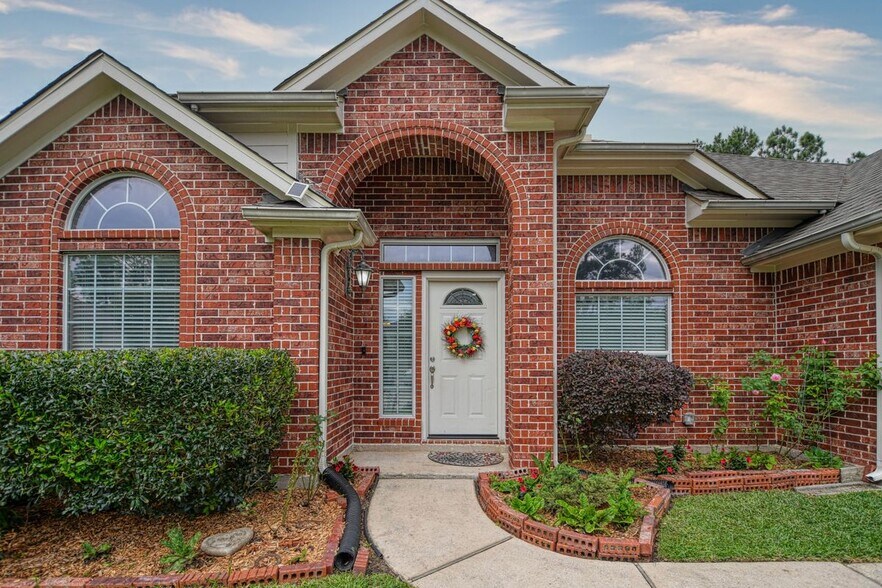 Building Photo - 25923 Marshbrook Ln