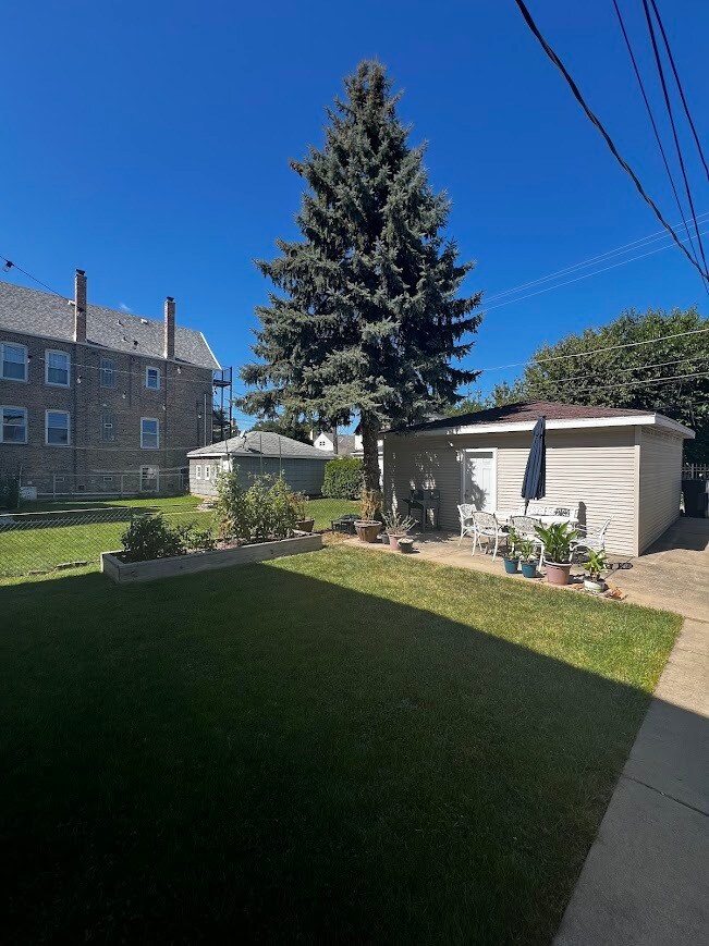 Building Photo - 3638 W Cornelia Ave