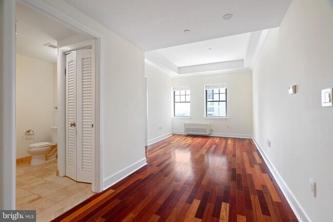 Building Photo - 1701 Locust St