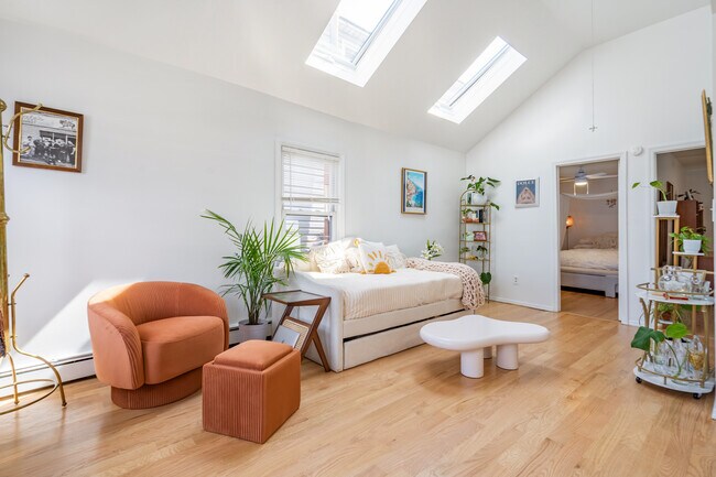 Building Photo - 320 Beach 101st St