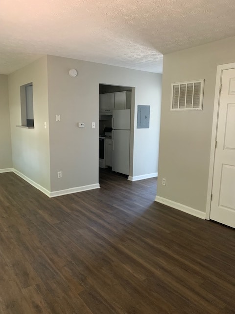 Building Photo - 39 Pine Dr