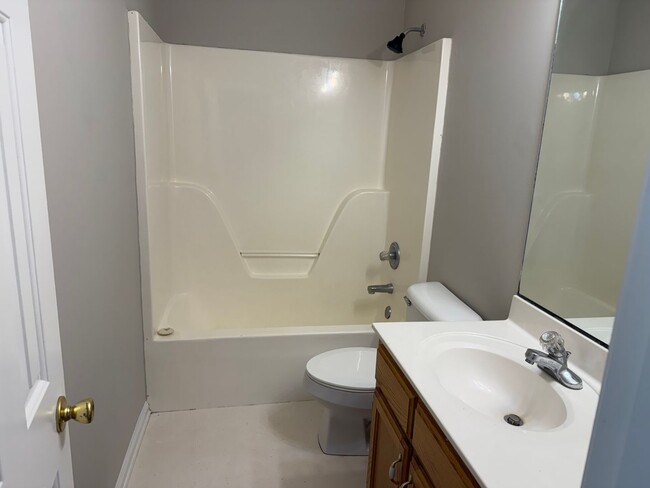 Building Photo - 1346 Pendulum Dr N