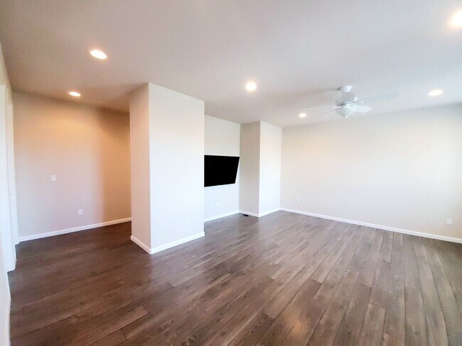 Building Photo - 618 Montage Cir