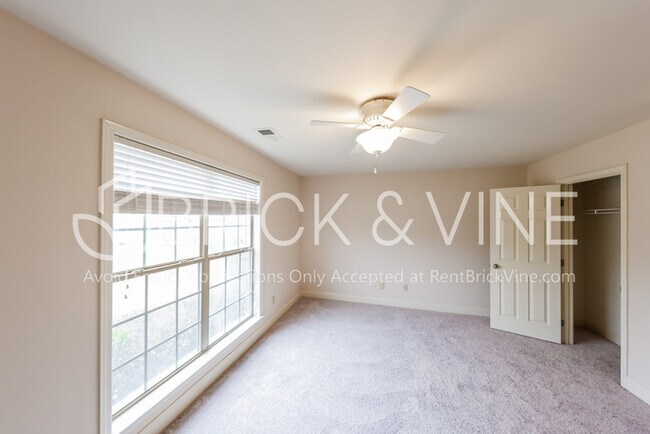 Building Photo - 5460 Virginia Way