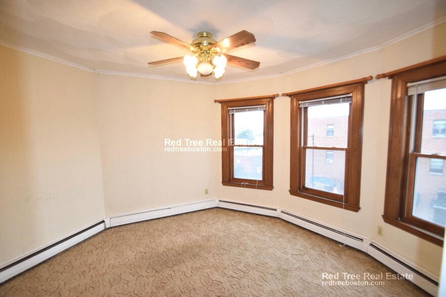 Building Photo - 720 Cambridge St