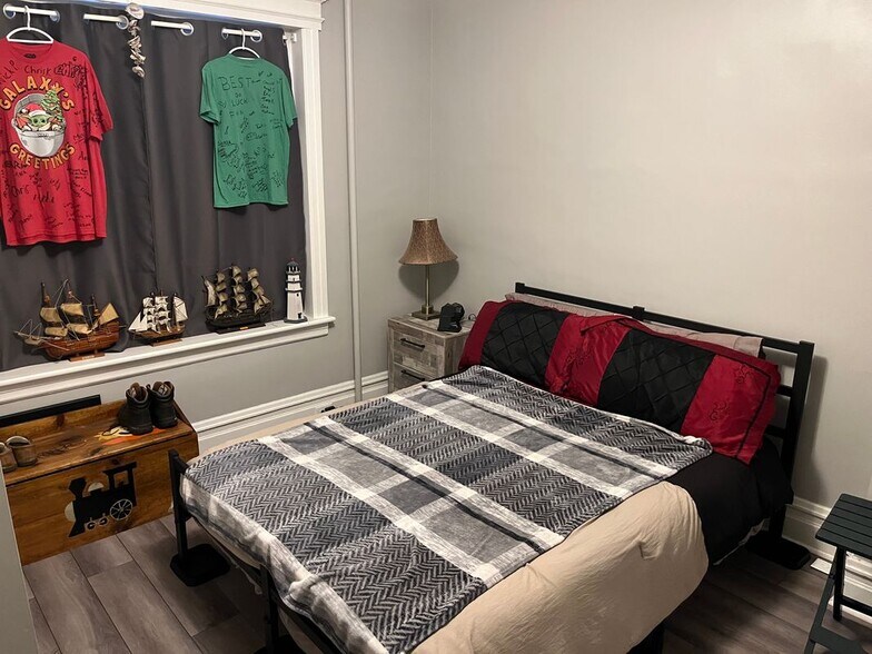 Building Photo - 1807 Lincoln Ave