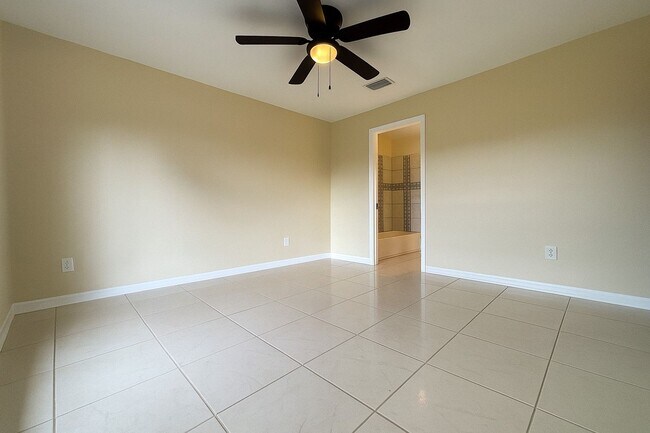 Building Photo - Elegant Newly Remodeled 3-Bedroom Home in ...