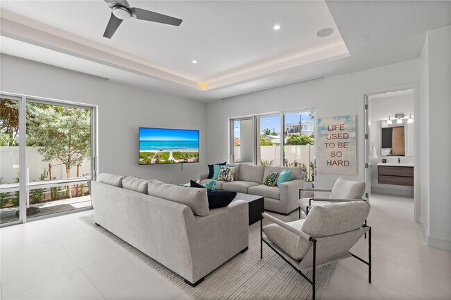 Building Photo - 221 Shore Ct