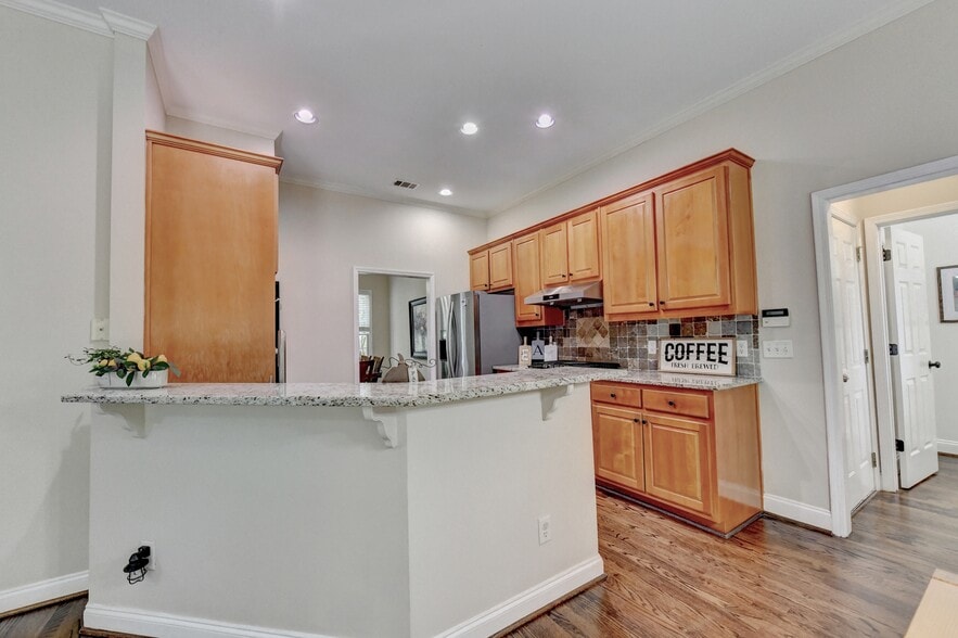 Building Photo - 205 Crown Vetch Ln