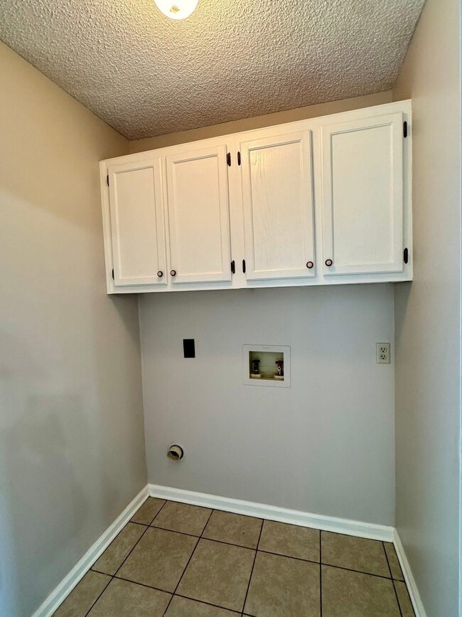 Building Photo - 812 Beaver Rd