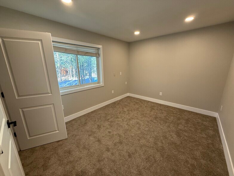 Building Photo - 11750 Chapelle Pl