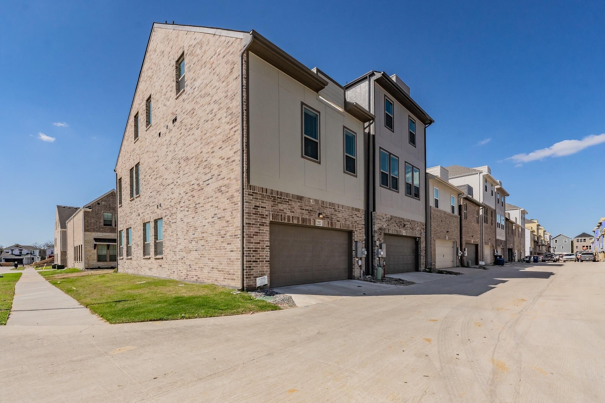 Building Photo - 7505 Laburnam Rd