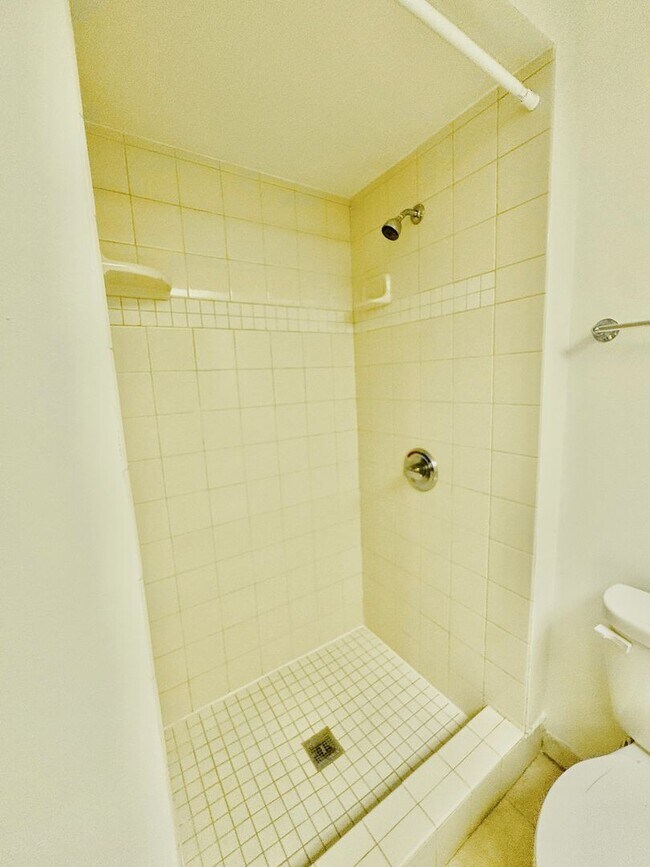 Building Photo - Available now | A 2 Bedroom, 2 Bathroom Condo with 2 assigned parking stalls at The Plaza Hawaii Kai