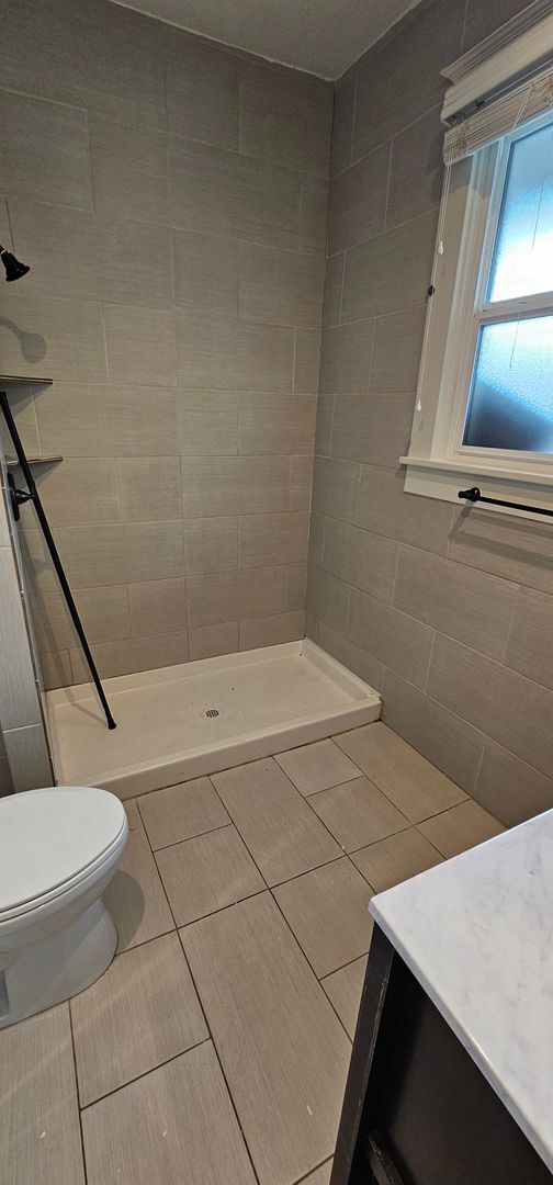 Building Photo - 2 bed 1 bath plus office/Den room, Downtown Reno, UNR. Duplex FOR RENT!