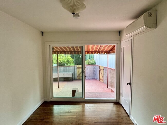 Building Photo - 3564 Dover St