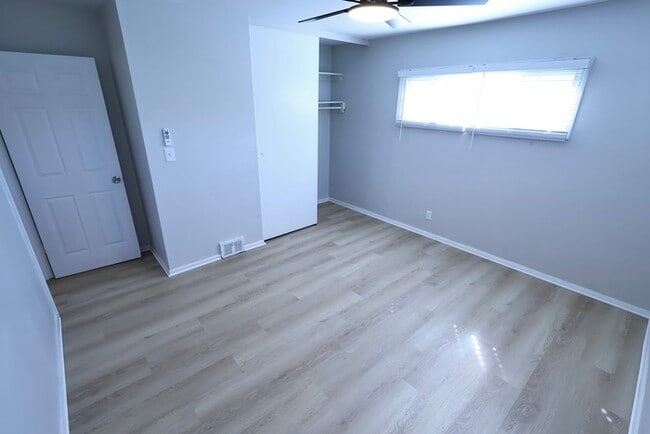 Building Photo - 1859 Delia Ave