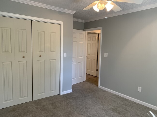 Building Photo - 921 Hurricane Ct