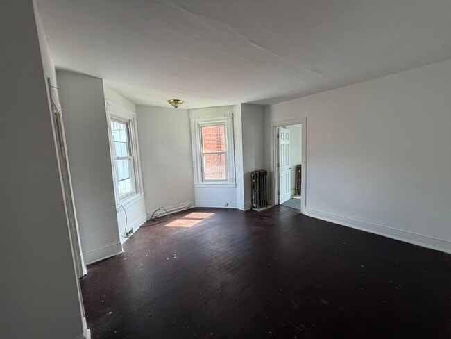 Building Photo - 639 Haws Ave