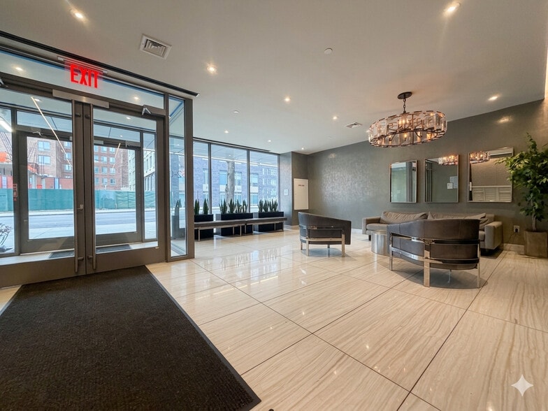 Building Photo - Parkhill City