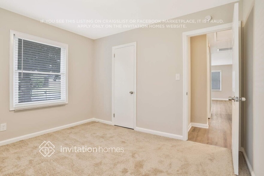 Building Photo - 3025 Catalina Dr