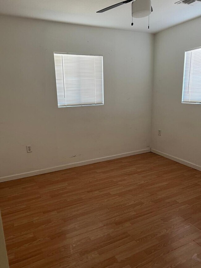 Building Photo - 116 E Beech Ave