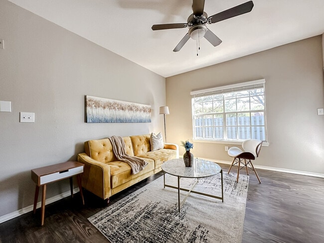 Building Photo - 6225 Saratoga Blvd