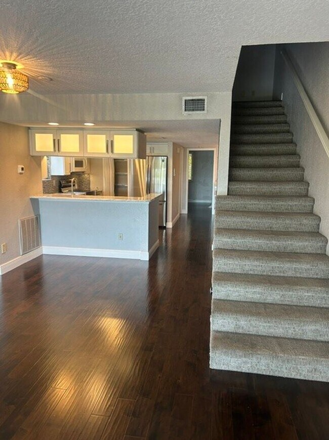 Building Photo - Luxury living with an Intracoastal view and direct access to dock, marina and lift