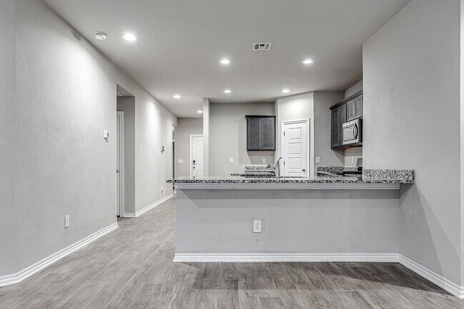 Building Photo - 4405 Montage Blvd