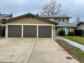 Building Photo - Spacious Citrus Heights Home with 3-Car Garage & Ample Storage