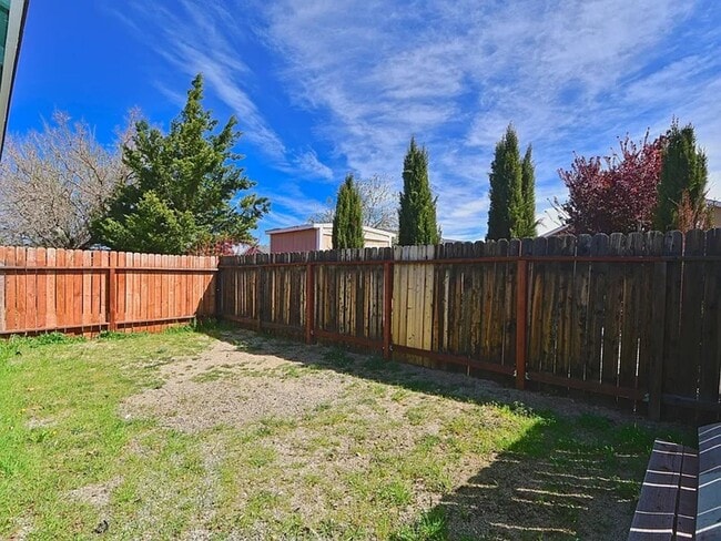 Building Photo - 10005 Sagewood Dr