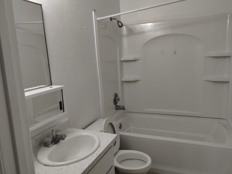 Building Photo - 12612 Copper Ave NE