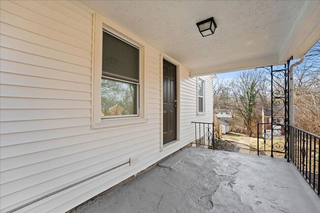 Building Photo - 3068 Worthington Ave