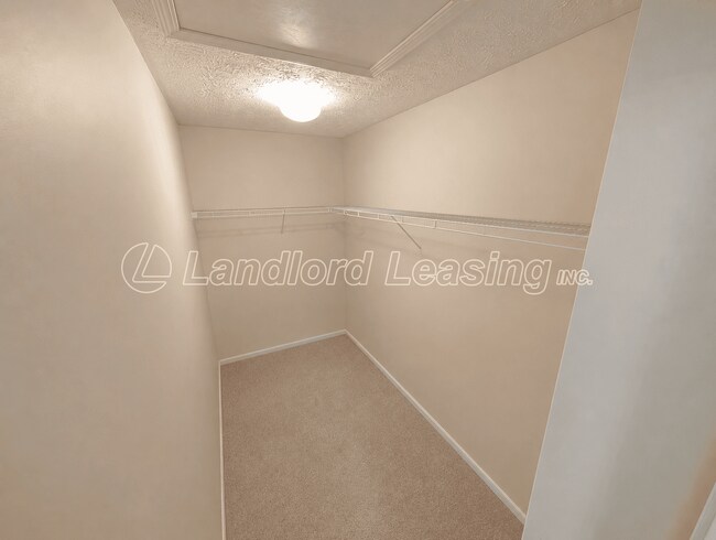 Building Photo - 33317 Fairport Dr