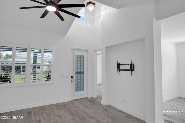 Building Photo - 207 Hang Loose Wy