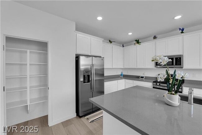 Building Photo - New Construction! Immaculate, 4 bed, 3 bat...