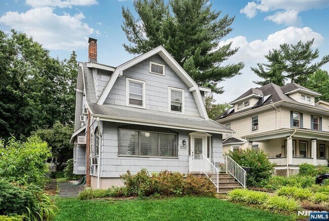 Building Photo - 133 Highwood Ave