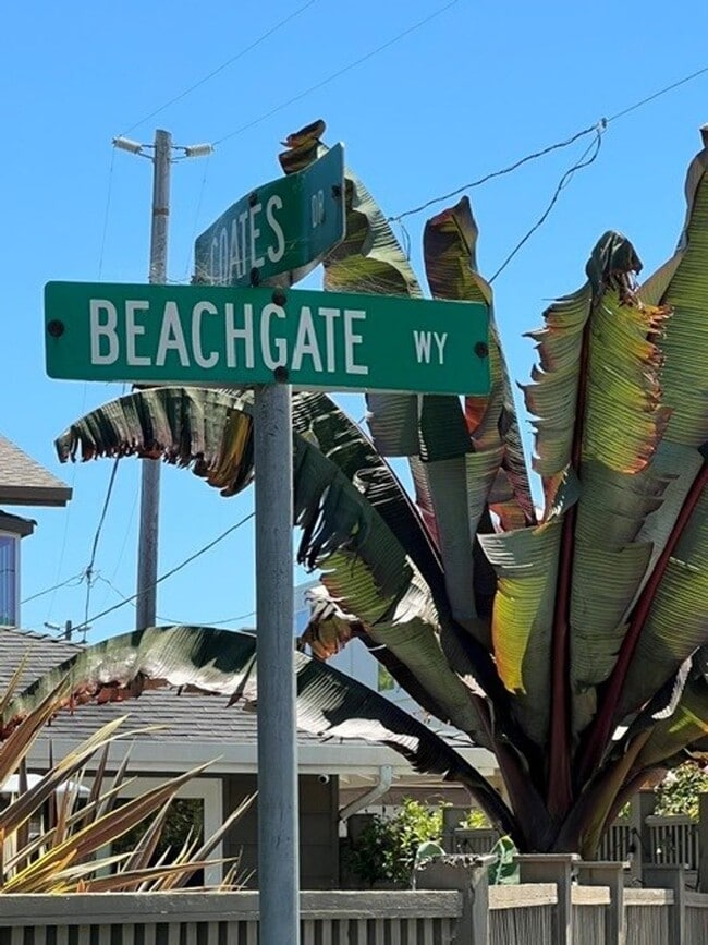 Building Photo - Spacious and Bright 3BR 2BA Seacliff Home - Close to the Beach!