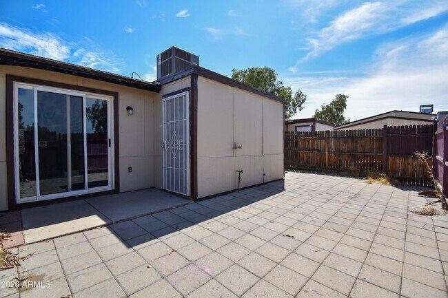 Building Photo - 3120 N 67th Ln