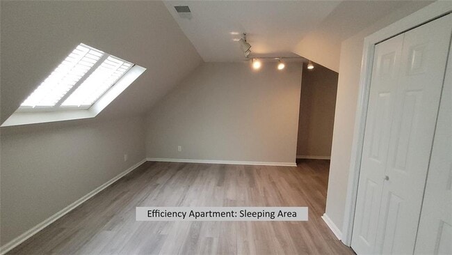 Building Photo - 9610 Farmbrook Ln